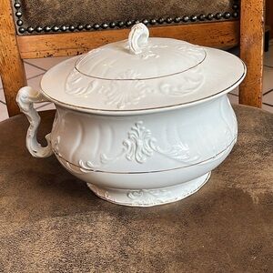 Royal China International Chamber Pot